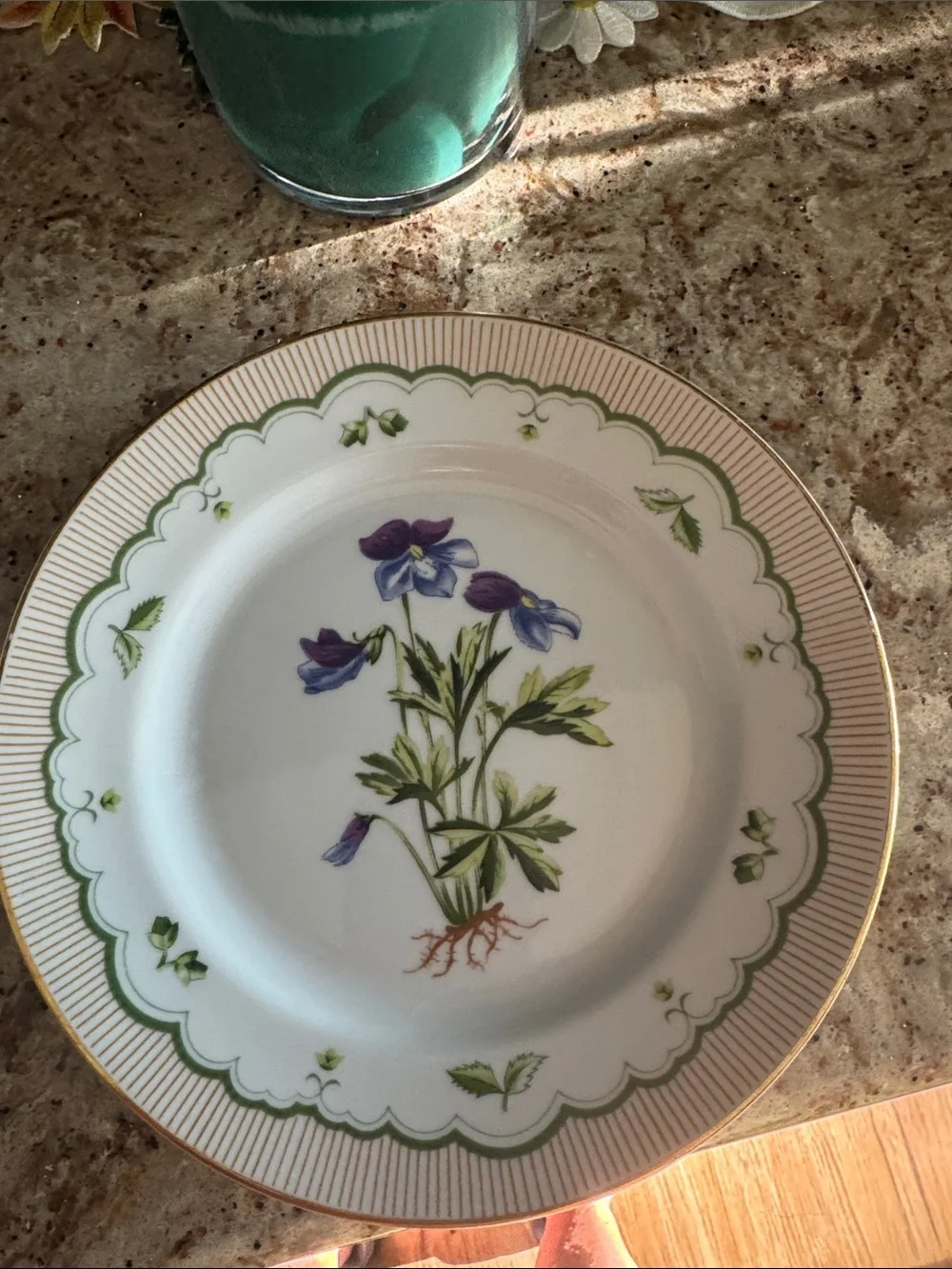 Georges Briard Floral Ceramic Covered Casserole Dish with Plates